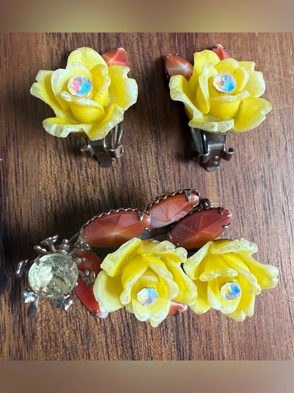 VTG Yellow Floral Brooch and Clip Earrings Set AB Rhinestone Lucite